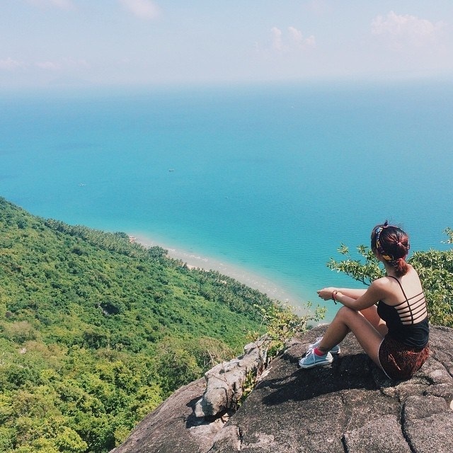 “Săn lùng” những điểm đến tuyệt đẹp ngỡ bị lãng quên ở Việt Nam - 5 Phong cảnh tại Hòn Sơn nói chung vẫn còn hoang sơ, chưa được khai thác du lịch mạnh. (Ảnh: uni_codon)