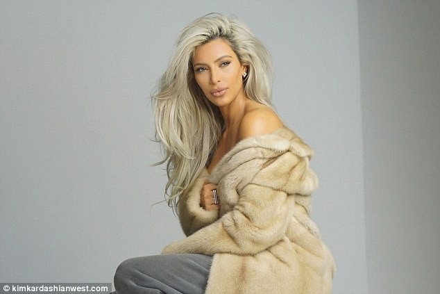 Kim Kardashian đẹp như mộng trong bộ ảnh mới - 1
Kim Kardashian là gương mặt trang bìa tạp chí Vogue Đài Loan số tháng 3/2018