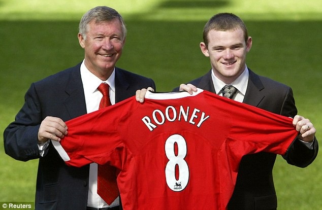 10 cầu thủ dưới 20 tuổi đắt giá nhất lịch sử bóng đá - 5 Năm 2004, Sir Alex Ferguson đã vung ra số tiền lớn để sở hữu cầu thủ 18 tuổi Wayne Rooney. Đây là thương vụ thành công rực rỡ. Trong 13 năm ở Old Trafford, Rooney đã trở thành huyền thoại của CLB, góp công lớn giúp Quỷ đỏ chinh phục hàng loạt danh hiệu cao quý. Anh cũng là chân sút số 1 trong lịch sử CLB với 253 bàn thắng sau 559 lần ra sân.