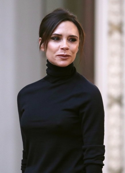 Khoảnh khắc ngọt ngào của gia đình Beckham - 6
Ngày ra mắt BST của Vic được đông đảo người hâm mộ quan tâm