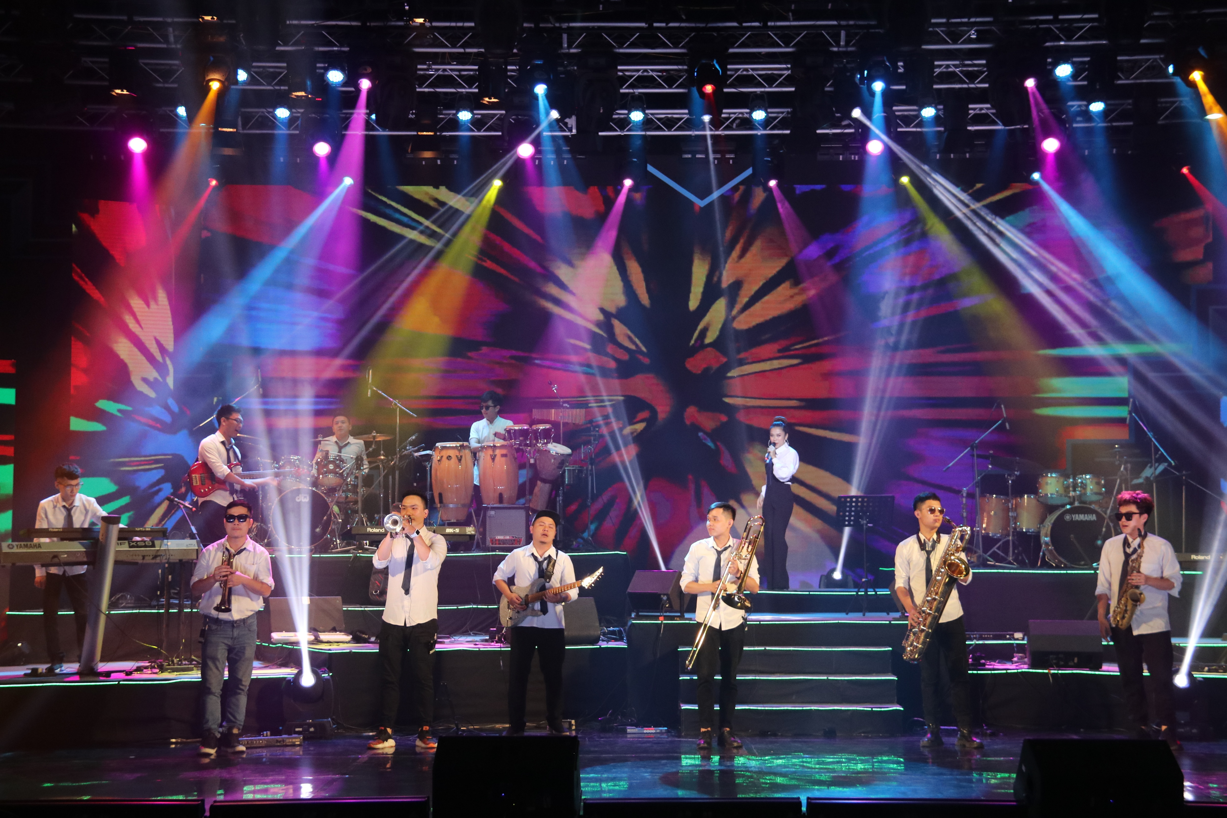 Yellow Star giành giải Xuất sắc dành cho ban nhạc có phong cách biểu diễn ấn tượng