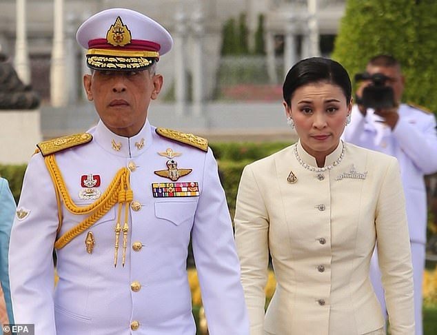 Tân nương của Quốc vương Thái Lan: Con đường từ tiếp viên hàng không đến hoàng hậu