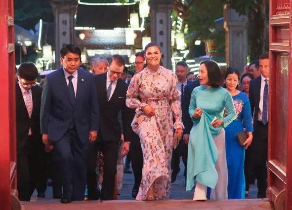 Công chúa Thụy Điển thăm Văn Miếu, ca ngợi tình hữu nghị lâu bền với Việt Nam