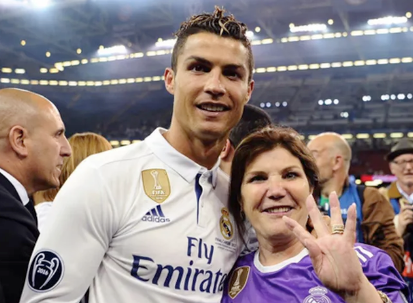 Mẹ C.Ronaldo “chữa ngượng” sau khi nhầm con trai giúp Juventus... trụ hạng