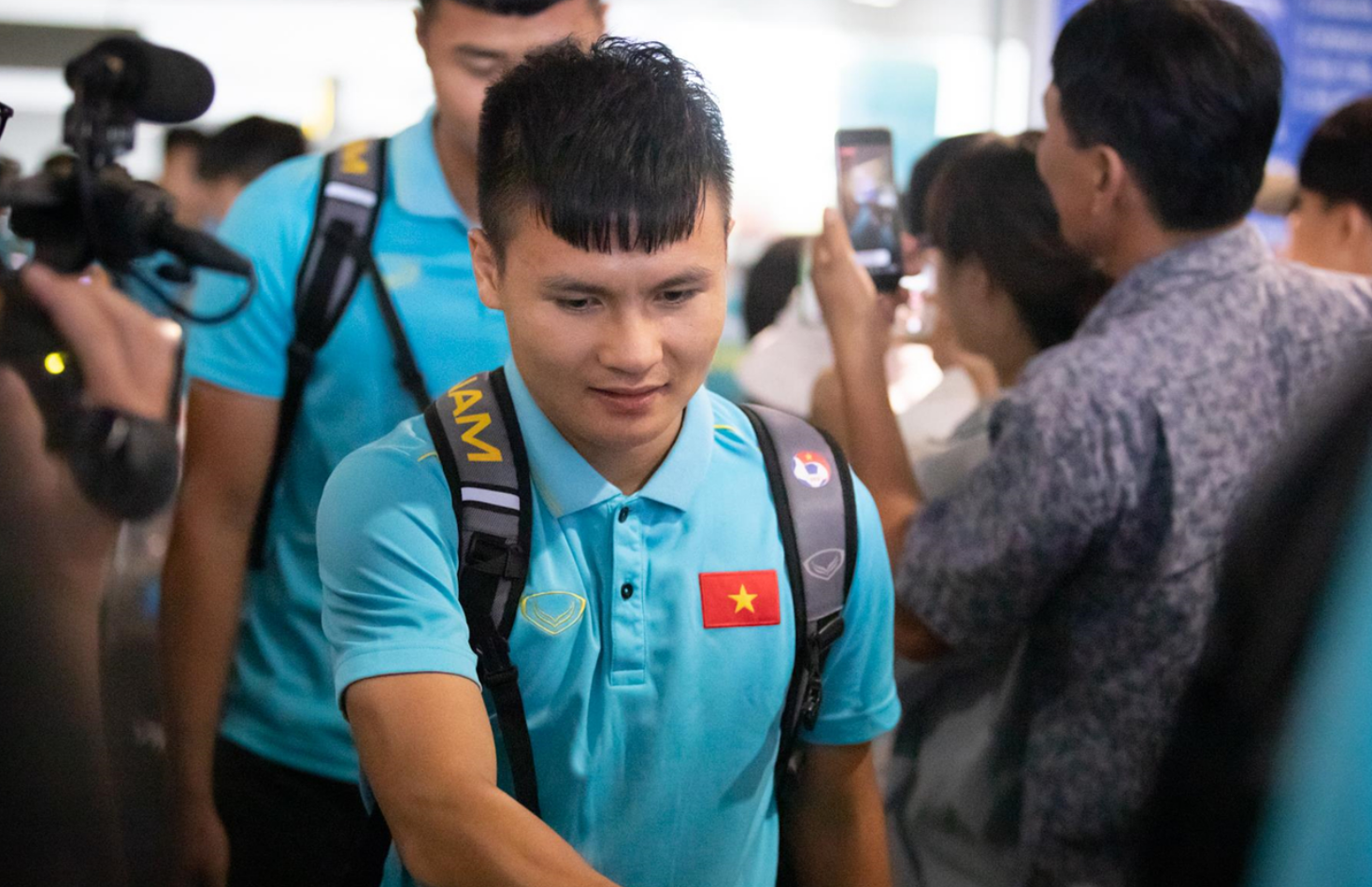 Đội tuyển Việt Nam về đến Hà Nội sau ngôi á quân King’s Cup 2019