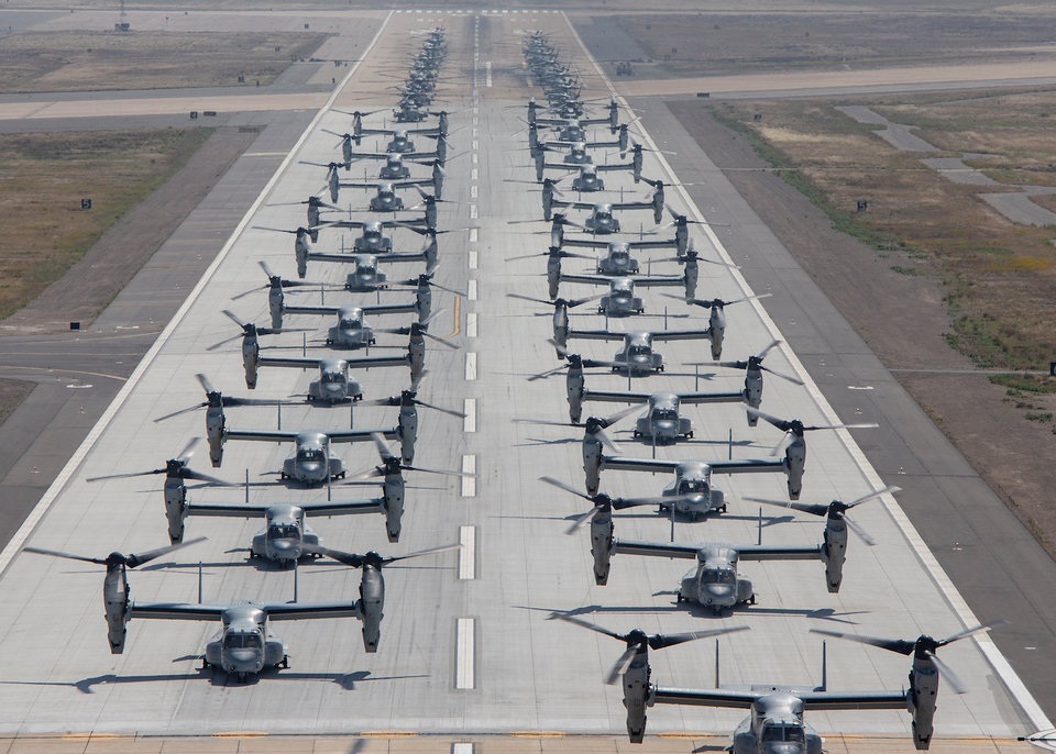 Hơn 40 trực thăng quân sự Mỹ phô diễn uy lực trong tập trận “Voi đi bộ”
