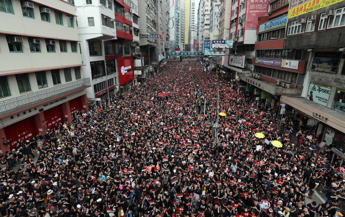 “Biển người” áo đen Hong Kong biểu tình dù dự luật dẫn độ đã bị hoãn