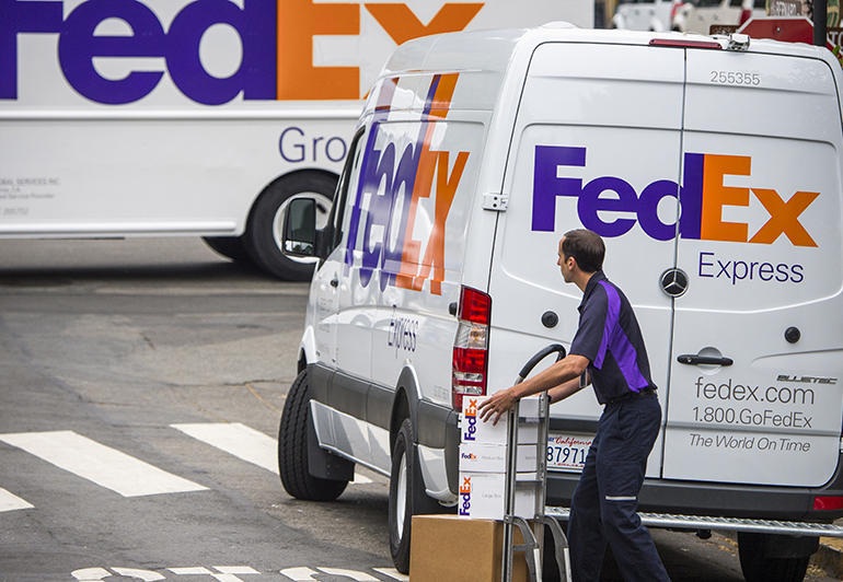 FedEx tiếp tục "nhầm lẫn" và từ chối chuyển bưu kiện điện thoại Huawei