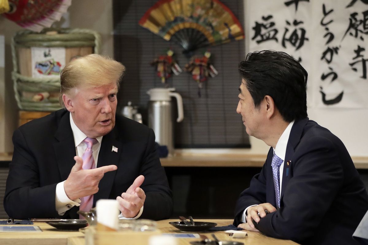 Ông Trump: Nếu Mỹ bị tấn công, Nhật Bản chỉ việc xem qua tivi