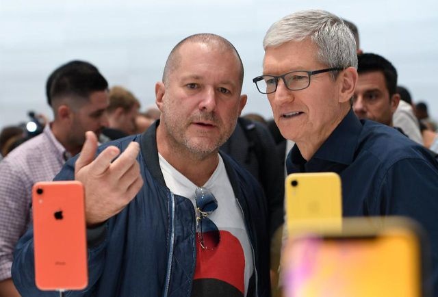 Jony Ive rời Apple vì Tim Cook quá “tẻ nhạt”?