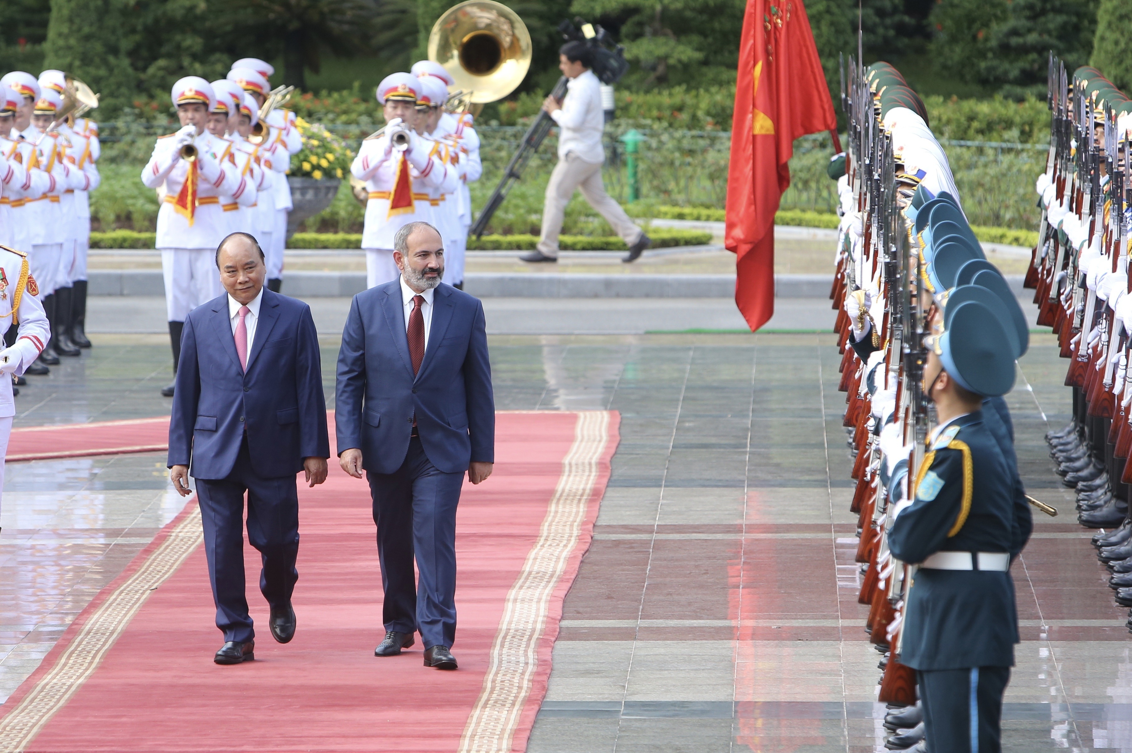 Thủ tướng Nguyễn Xuân Phúc đón người đồng cấp Armenia thăm chính thức Việt Nam