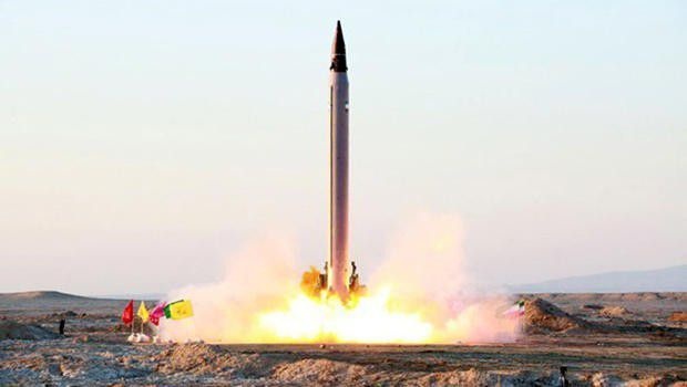 Iran dọa tiêu diệt tàu sân bay Mỹ bằng tên lửa