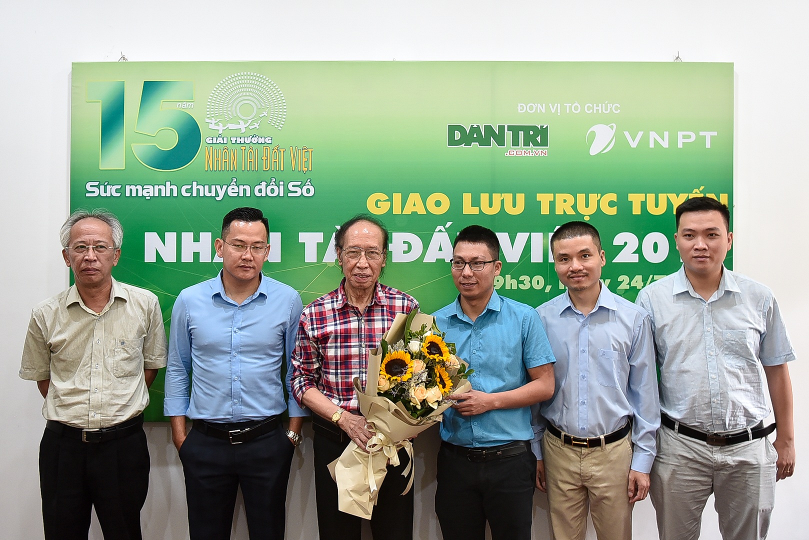 Đang giao lưu trực tuyến Nhân tài Đất Việt 2019: Cơ hội đón đầu thành công