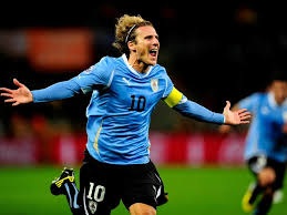 Huyền thoại Diego Forlan tuyên bố giải nghệ