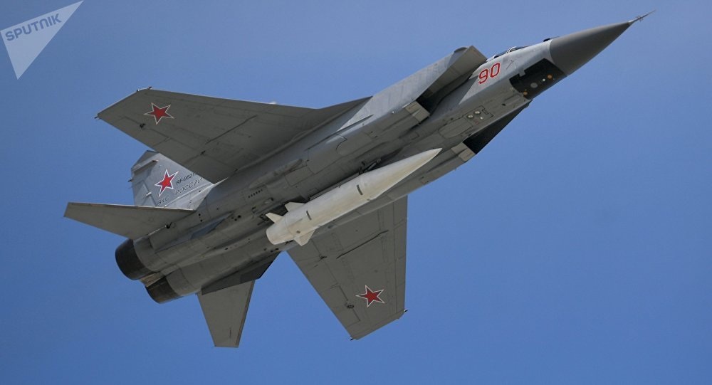 Nga khoe tiêm kích MiG-31K mang tên lửa siêu thanh “bất khả chiến bại”