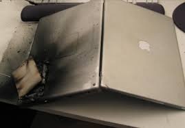 MacBook Pro có thể bị cấm mang lên máy bay vì nguy cơ cháy, nổ pin