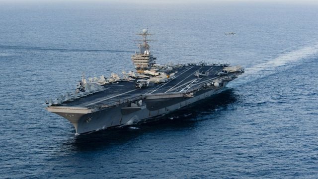 Iran nói Mỹ rút tàu chiến khỏi vùng Vịnh vì e ngại Tehran