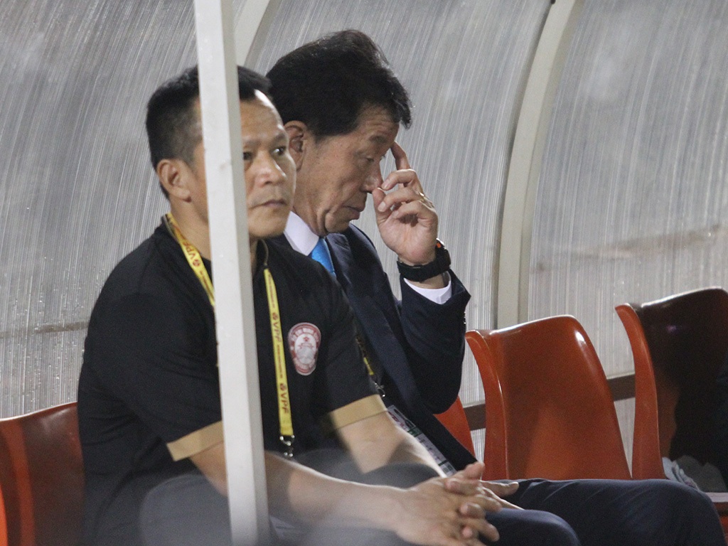 HLV Chung Hae Seong thừa nhận TPHCM khó vô địch V-League 2019