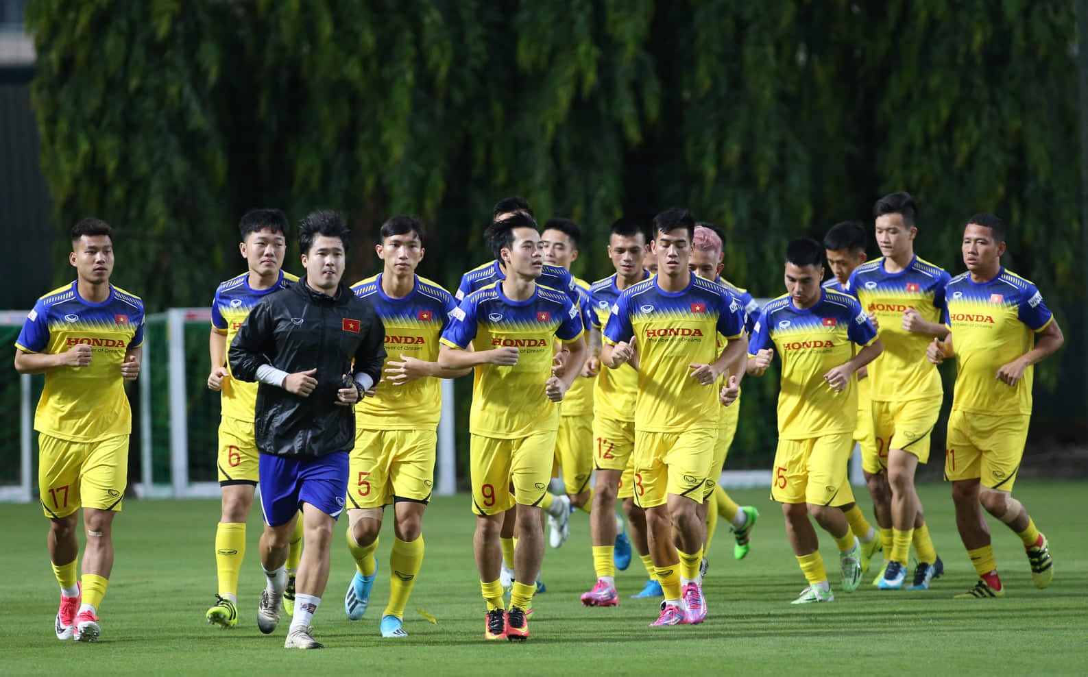 Văn Toàn nói điều bất ngờ về hàng thủ đội tuyển Thái Lan