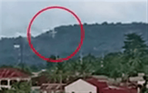 Khoảnh khắc máy bay cứu thương Philippines đâm vào khách sạn làm 9 người chết