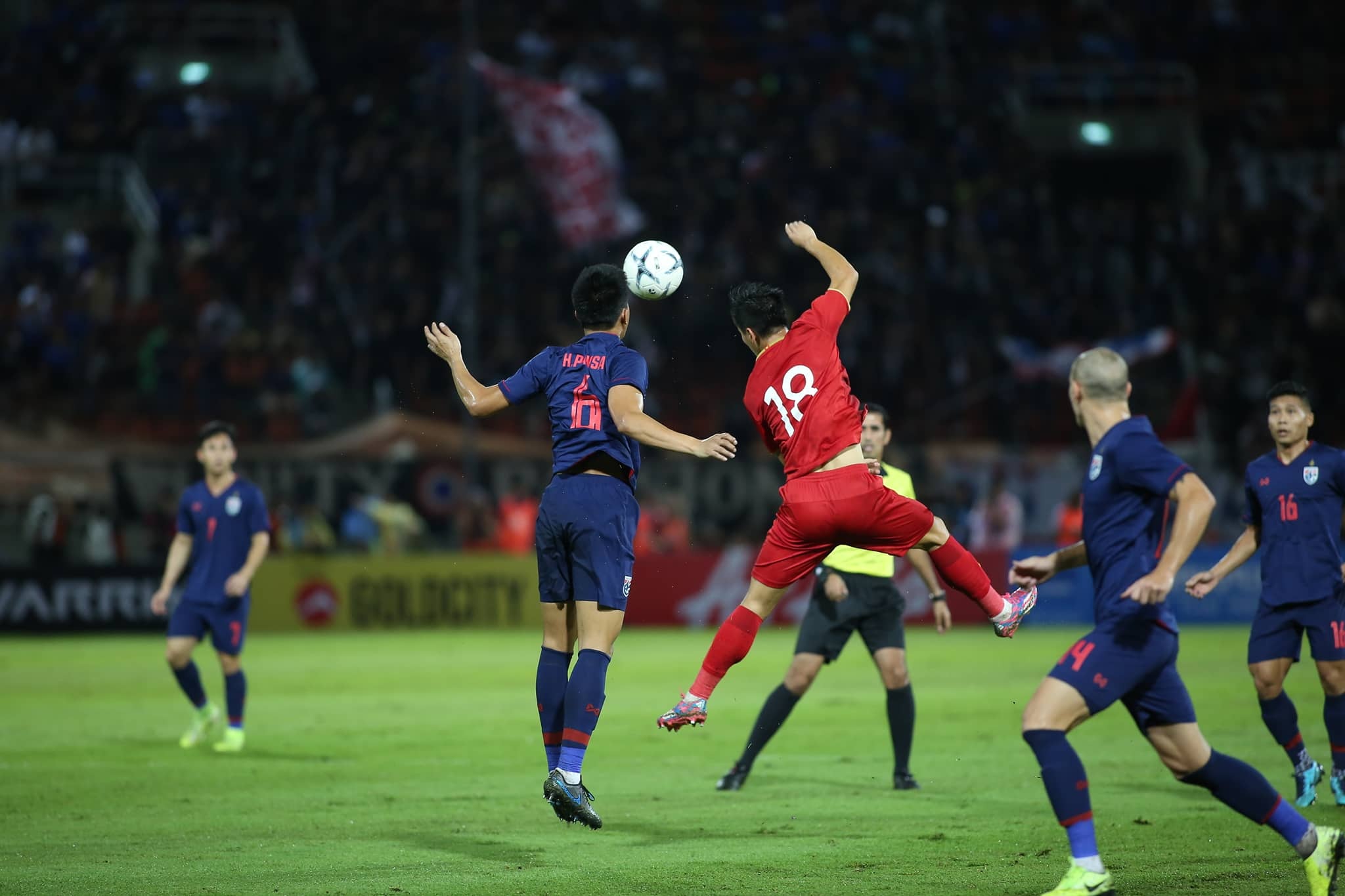 Thái Lan 0-0 Việt Nam (Hiệp 1): Người Thái ép sân