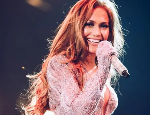 Jennifer Lopez: Thăng hoa ở tuổi ngũ tuần và “vẫn đang tiếp tục trưởng thành”