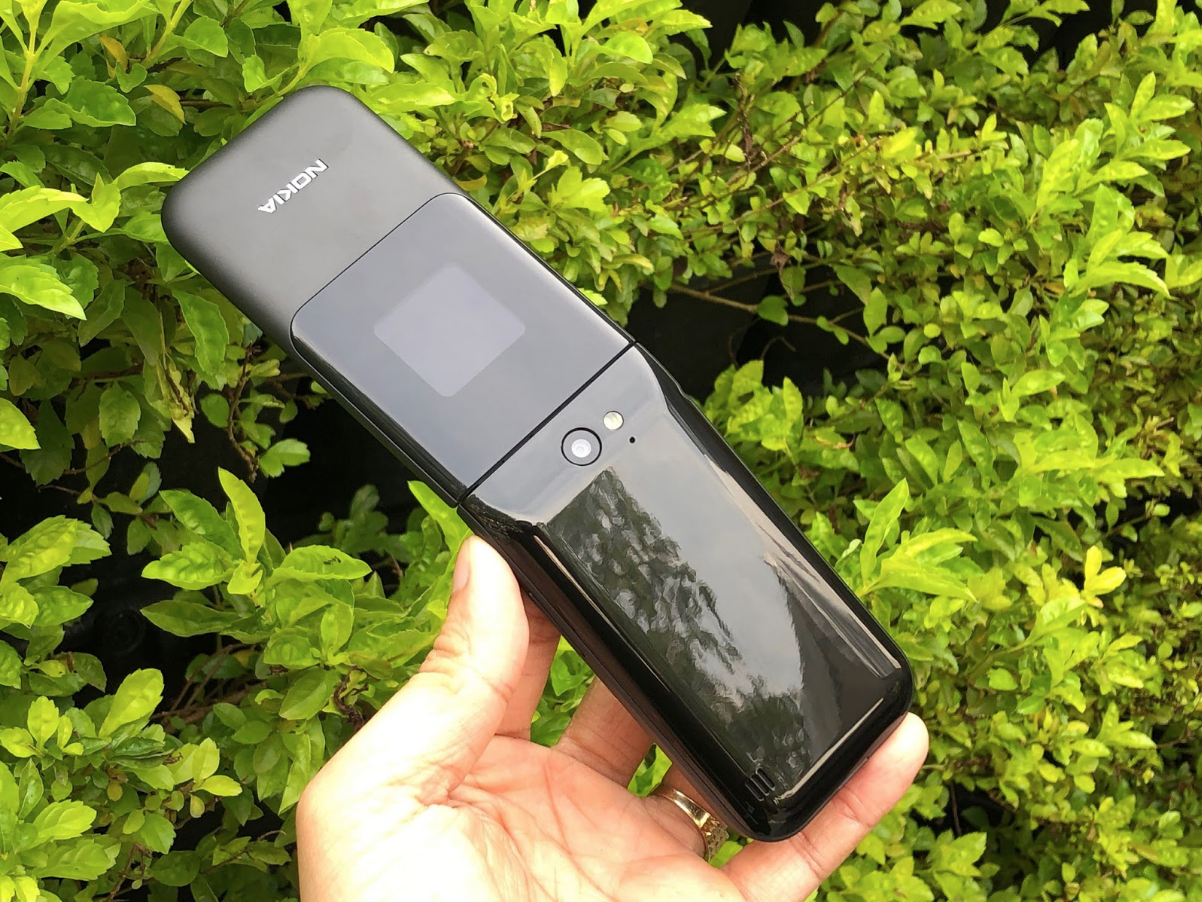 Điện thoại nắp gập đầu tiên của Nokia bán tại Việt Nam, giá 1,9 triệu đồng