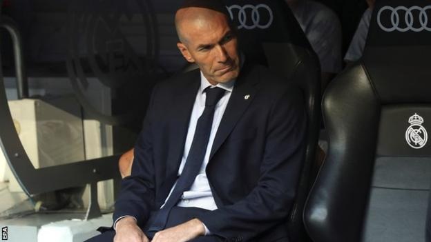 Khi “nhà vua” Real Madrid bay khỏi bánh xe lịch sử…