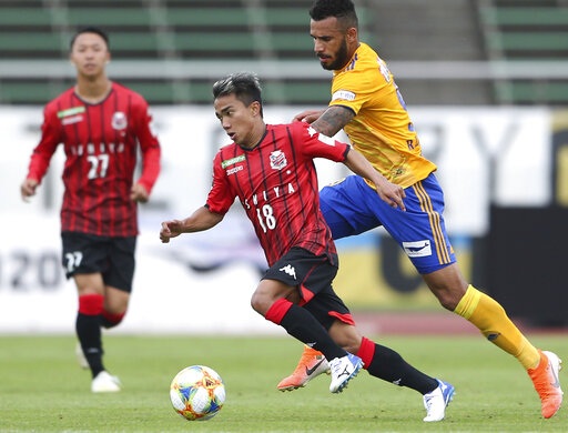 Bị Leicester City từ chối, Chanathip Songkrasin mờ mịt cơ hội sang Anh thi đấu