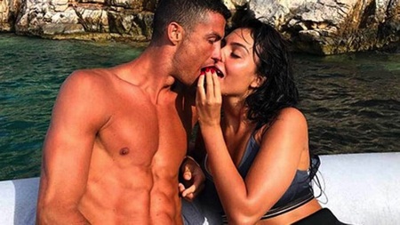 Bạn gái C.Ronaldo giải thích lý do mãi chưa định ngày cưới hỏi