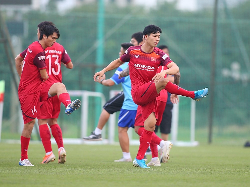 Công Phượng trình diện HLV Park Hang Seo, cười tươi sẵn sàng đấu Malaysia