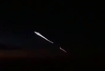 Ngoạn mục video vụ Mỹ phóng siêu tên lửa Trident nhìn từ máy bay thương mại
