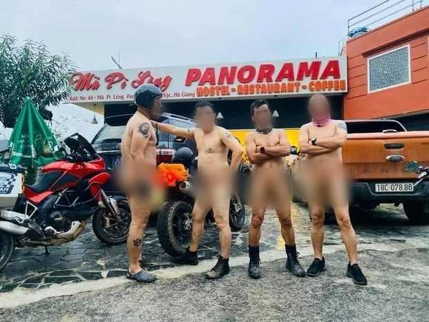 Vì sao không xử phạt 4 người khoả thân chụp ảnh trên đèo Mã Pí Lèng?