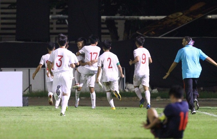 CĐV đòi sa thải Chủ tịch Liên đoàn bóng đá Thái Lan sau trận thua U19 Việt Nam