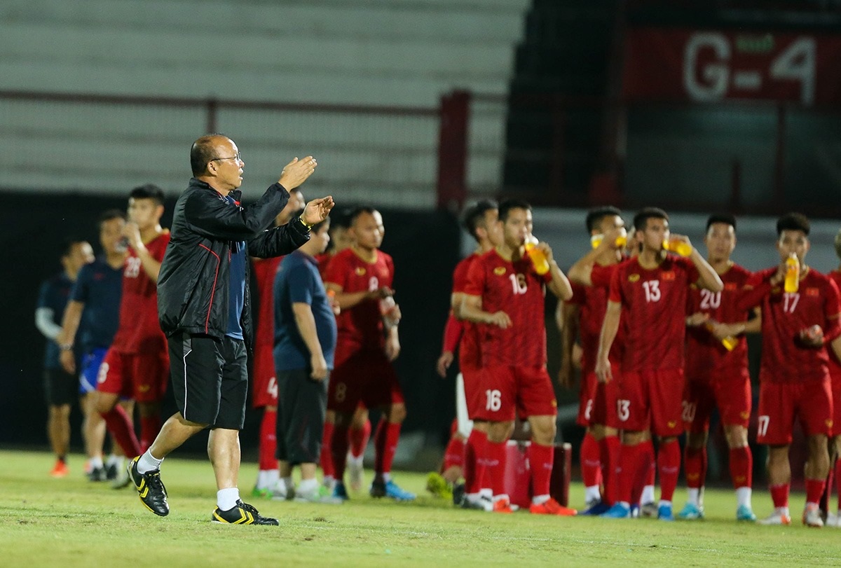 Đội tuyển Việt Nam bị Indonesia xem trộm, HLV Park Hang Seo không hài lòng
