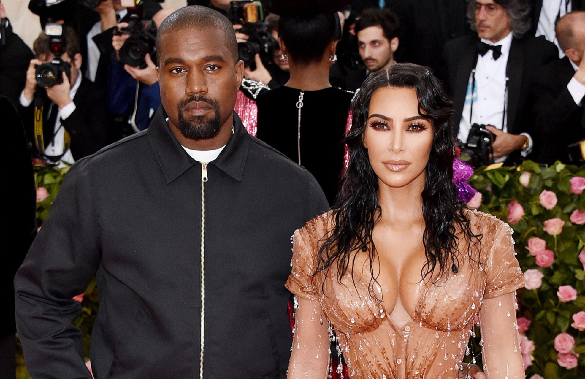 Kim Kardashian khiến chồng phiền lòng vì quá sexy