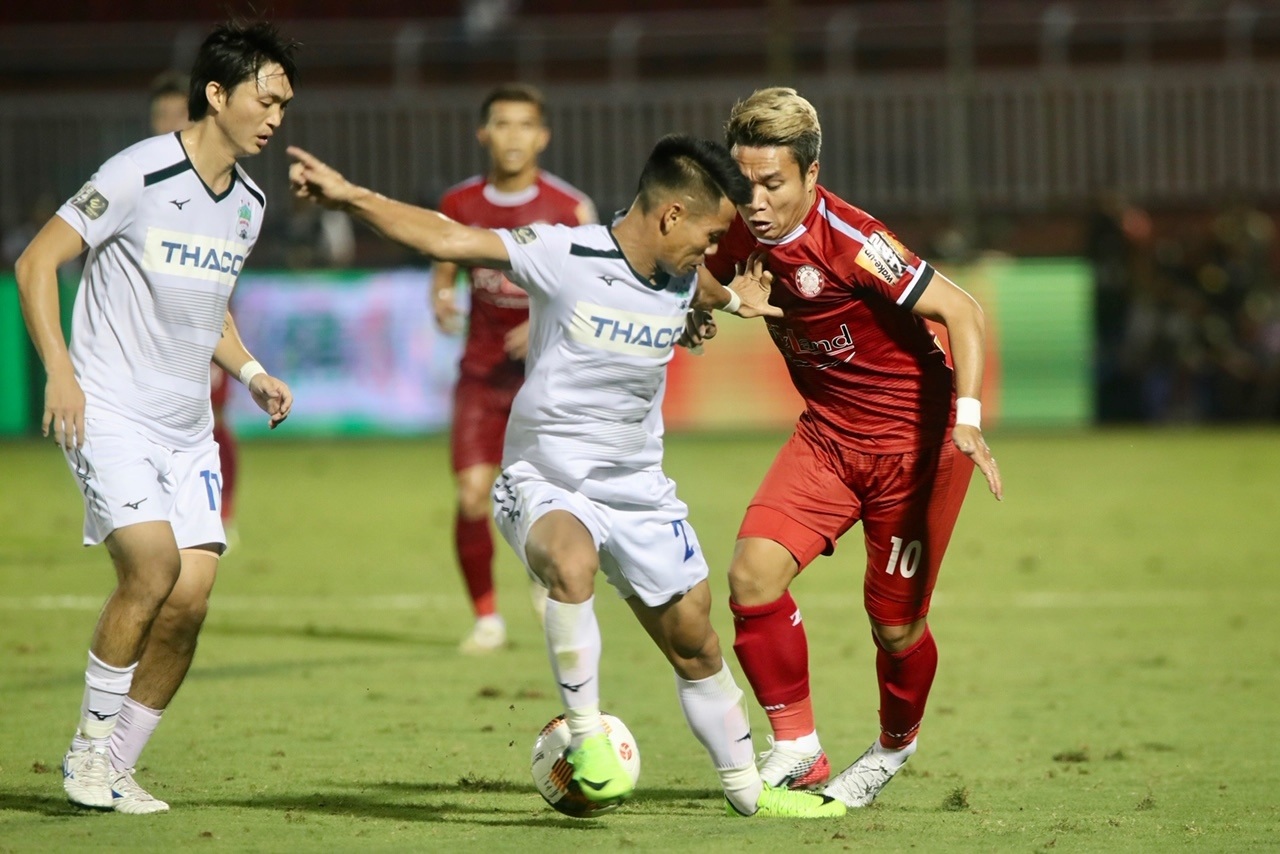 Tuấn Anh nén đau ra sân, HA Gia Lai chính thức trụ hạng tại V-League