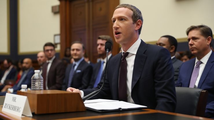 Mark Zuckerberg thừa nhận “Facebook đang bị mất lòng tin”