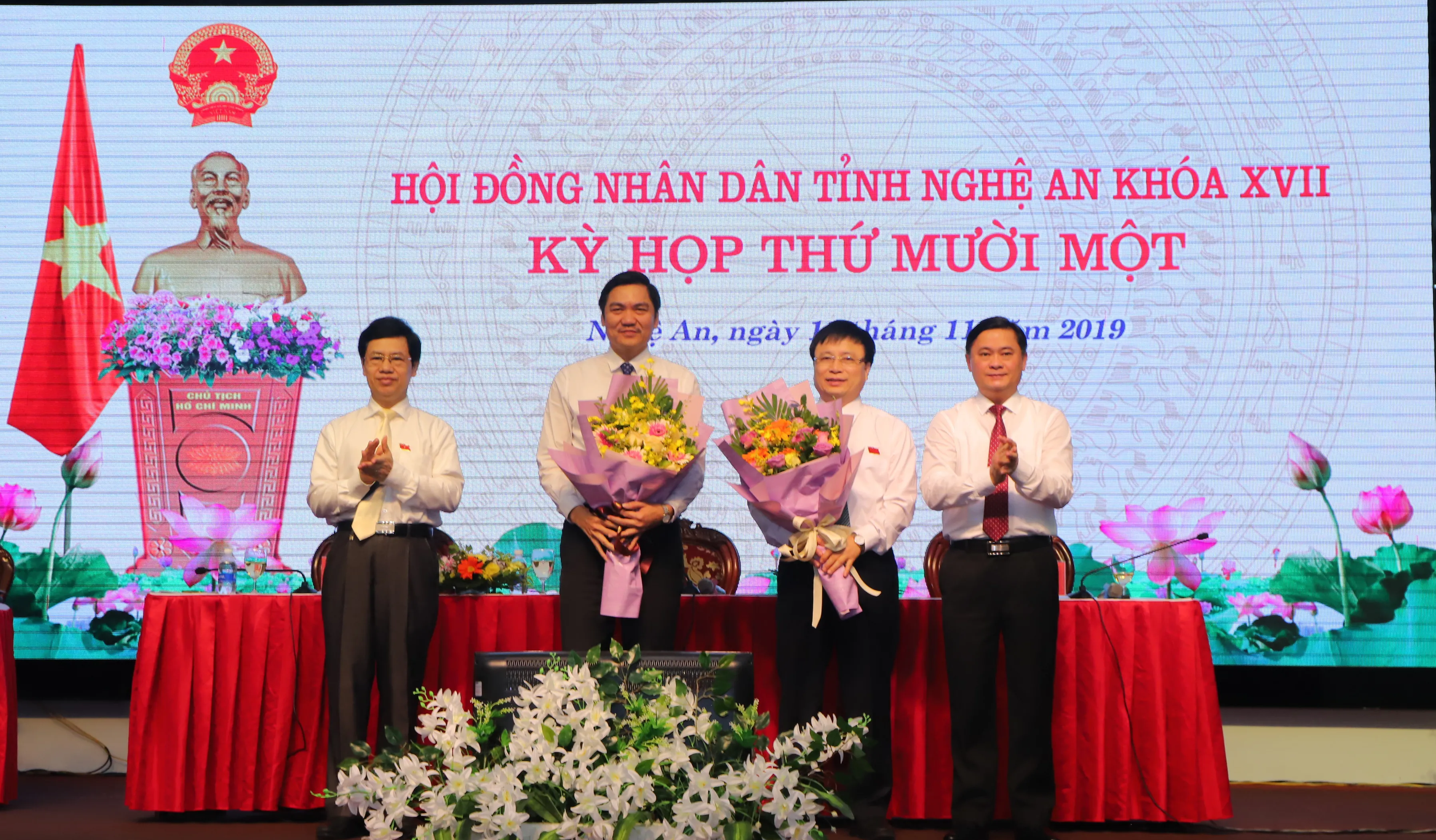 Thủ tướng phê chuẩn bầu bổ sung hai Phó Chủ tịch UBND tỉnh Nghệ An