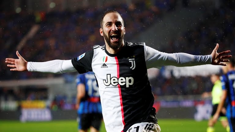 Vắng C.Ronaldo, Juventus chật vật chiến thắng nhờ Higuain