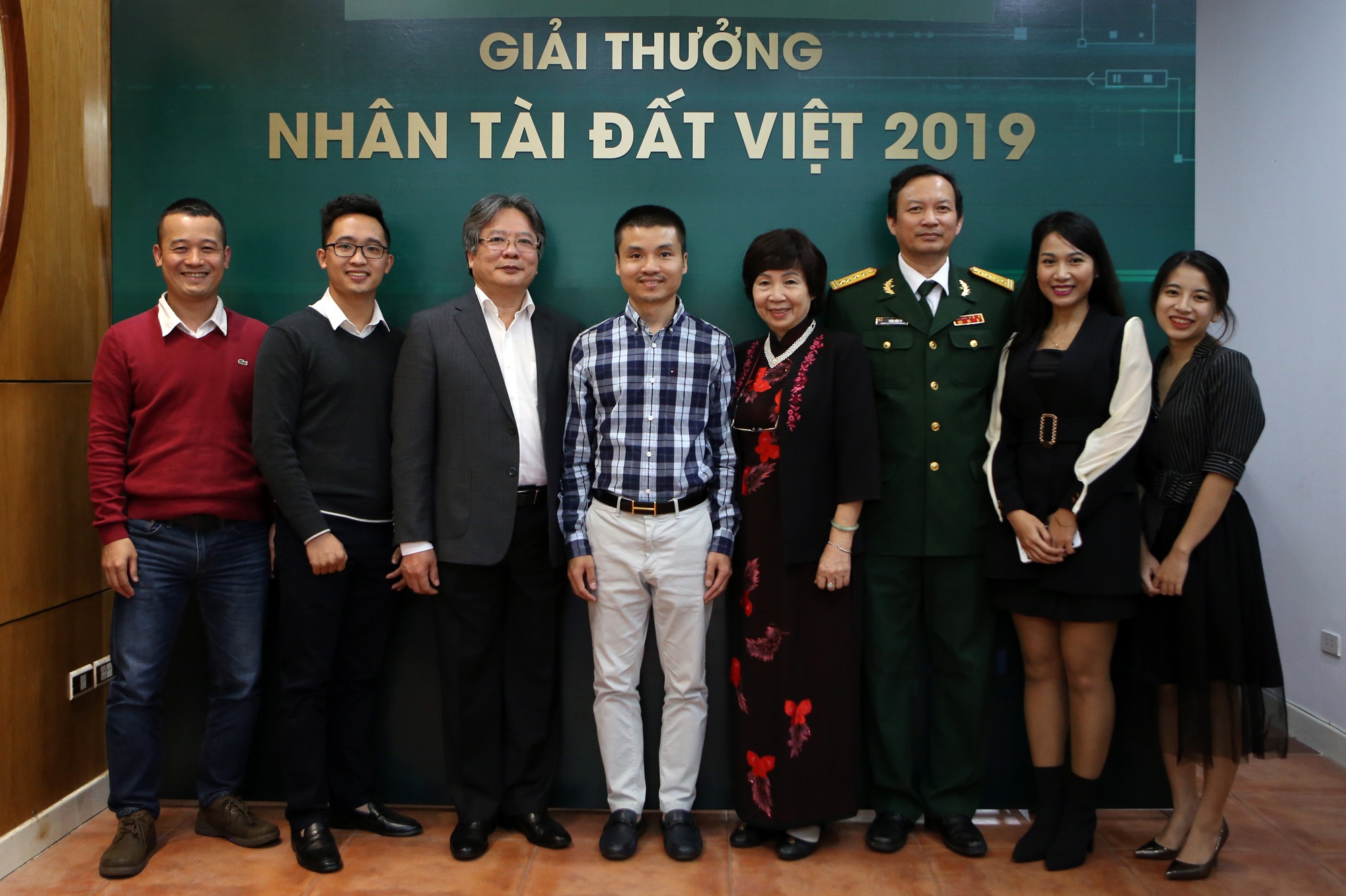Quán quân Nhân tài Đất Việt 2019 hân hoan gặp lại nhau sau Lễ trao giải