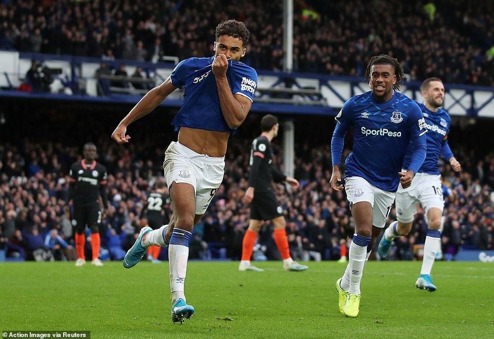 Everton 3-1 Chelsea: Thay tướng đổi luôn vận