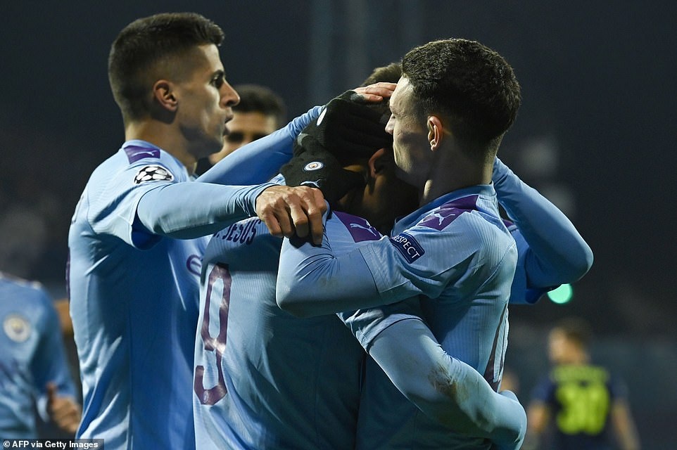 Man City ra tay trợ giúp, Atalanta bất ngờ vượt qua vòng bảng