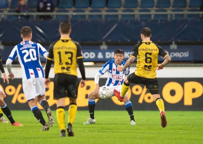 HLV Heerenveen tiết lộ lý do trao cơ hội ra sân cho Văn Hậu
