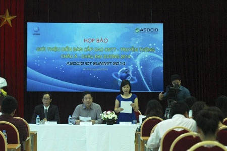 Họp báo công bố Việt Nam sẽ đăng cai diễn đàn ASOCIO ICT Summit 2014 trong tháng 10 tới.
