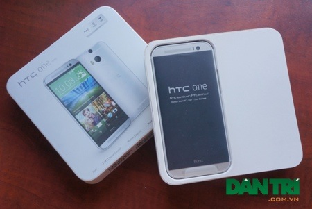 Đập hộp HTC One chính hãng đầu tiên tại Việt Nam