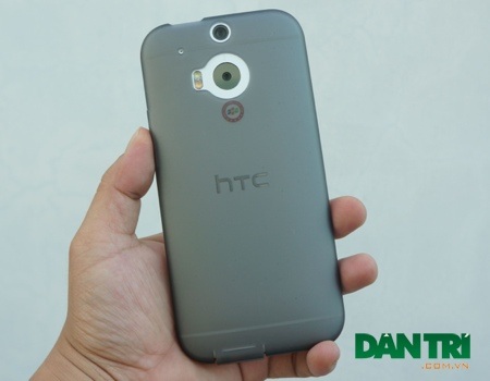 Đập hộp HTC One chính hãng đầu tiên tại Việt Nam
