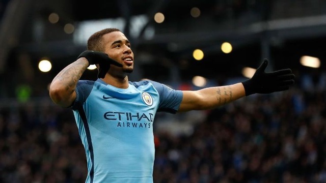 10 cầu thủ dưới 20 tuổi đắt giá nhất lịch sử bóng đá - 3 Gabriel Jesus cập bến Man City trong sự hoài nghi nhưng anh đã nhanh chóng chứng minh tài năng của mình. Giờ đây, tiền đạo người Brazil đã cạnh tranh sòng phẳng với Aguero trên hàng công (từng có thời điểm Aguero ngồi dự bị cho Gabriel Jesus).