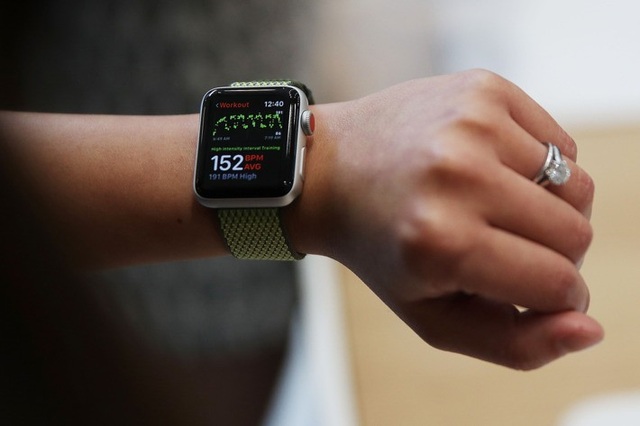 Apple khiến nhiều hãng thời trang "lo lắng" vì bán đồng hồ "chạy" hơn cả Swiss, Rolex - 1 Apple Watch