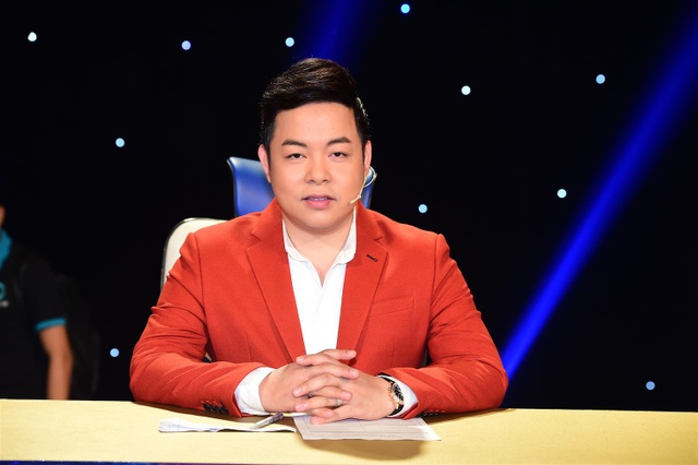 Việt Hương oà khóc nhớ kí ức ngày Tết với bà ngoại và bà cố đã mất - 5 Tiết mục đã chạm được trái tim dàn giám khảo. Quang Lê vừa khóc vừa nói: “Thấy được hoàn cảnh gia đình của mình trong đó, Quang Lê xúc động lắm, và phải khen con đóng rất hồn nhiên. Đây là vai diễn chạm tới trái tim chú. Con là diễn viên nhí thực thụ và chinh phục được chú”.